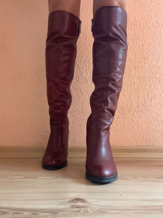Кожени ботуши в бордо