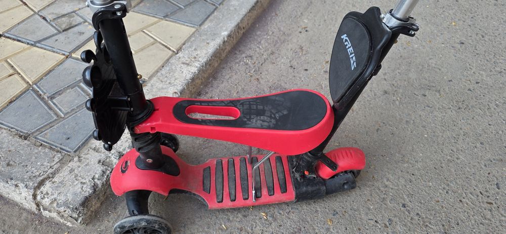 Продам самокат детский сад сидением