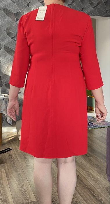 Платье красное