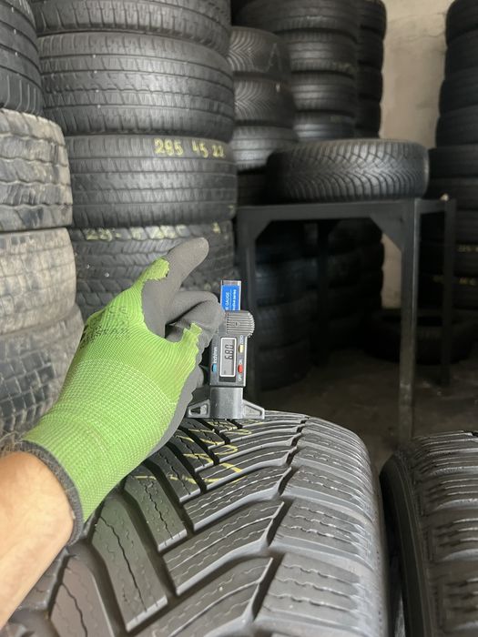 2 anvelope de iarna 215/55/17 Michelin!