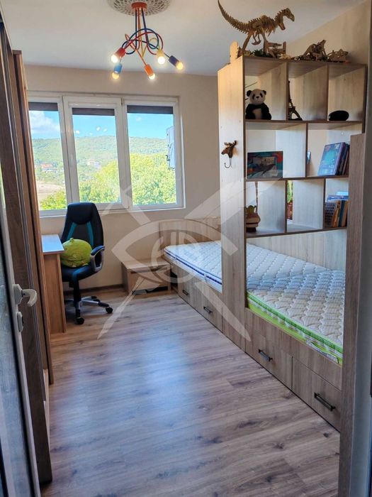 Четиристаен апартамент в Атия 93071