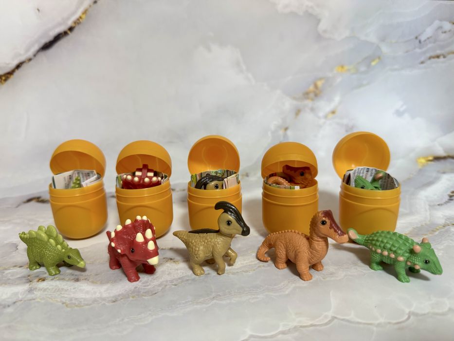 Продам фигурки киндер