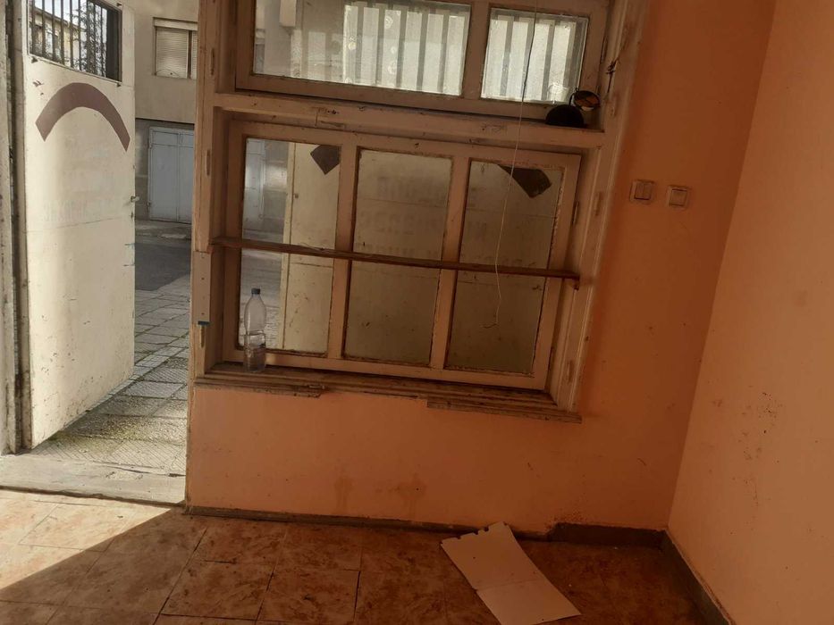 Дава се под наем Гараж / Паркомясто в Хасково, Център - 22 кв.м за 51 € - Снимка #1