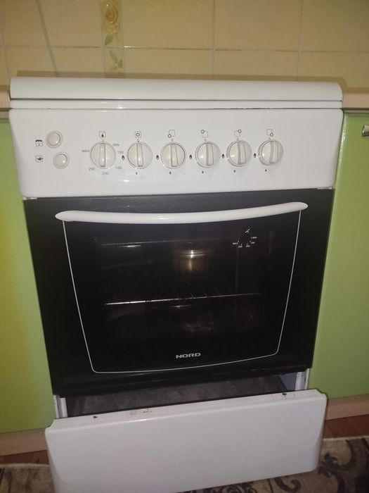 Продам газовую плиту