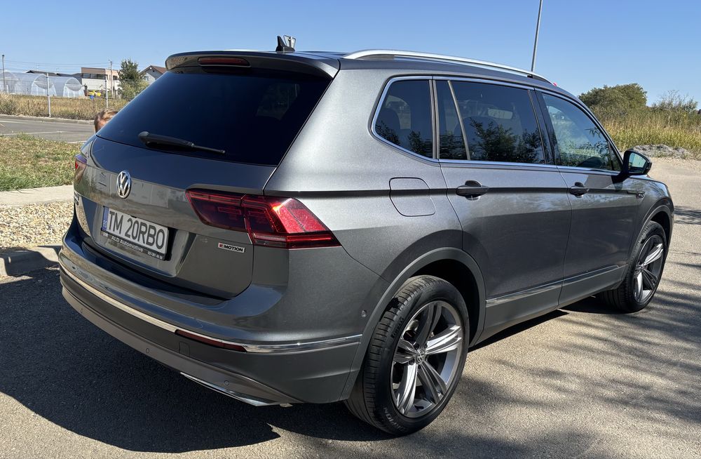VW Tiguan AllSpace 4x4 ( Full Options )