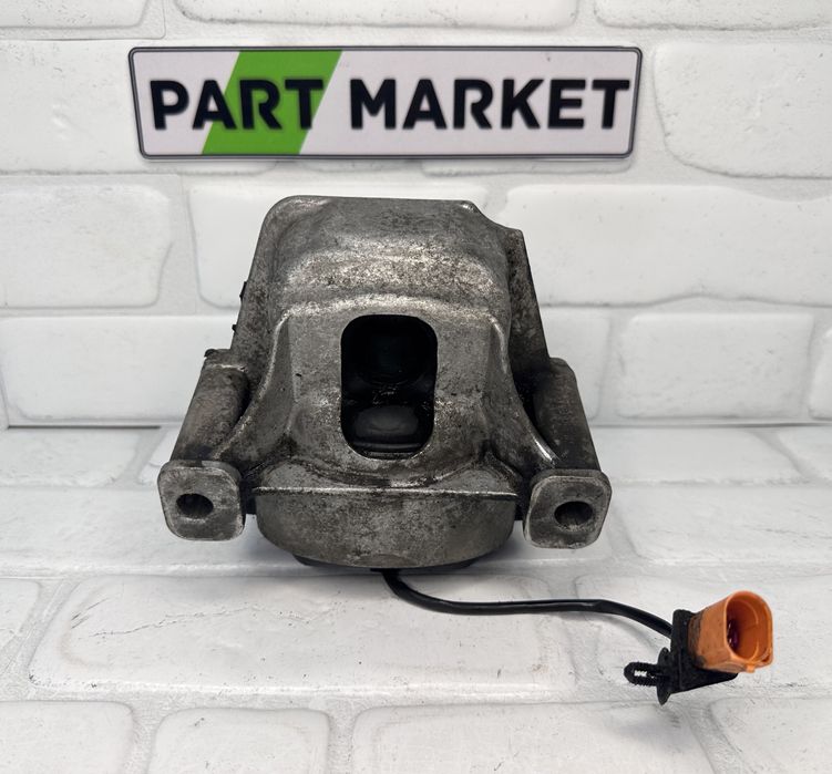 Тампон двигател AUDI Q5 SQ5 8R0199381 8R0199381AQ