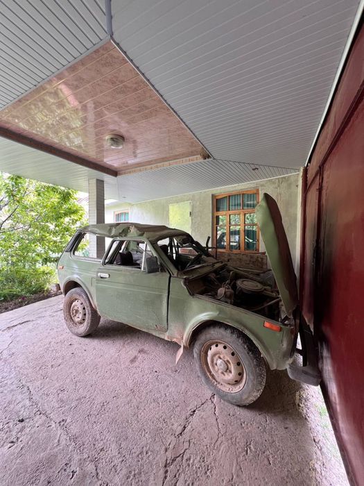 Нива сотилади 4х4