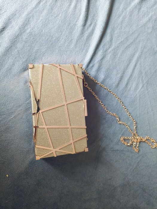 Продам клатч золотистого цвета