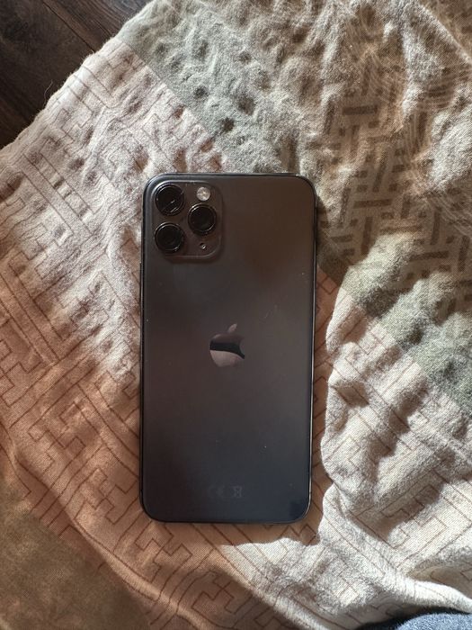 Продава се Iphone 11 PRO