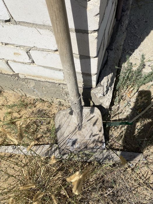 Продам лопаты и вилы