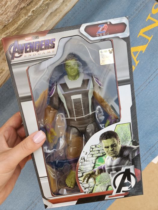 Продам игрушки Marvel