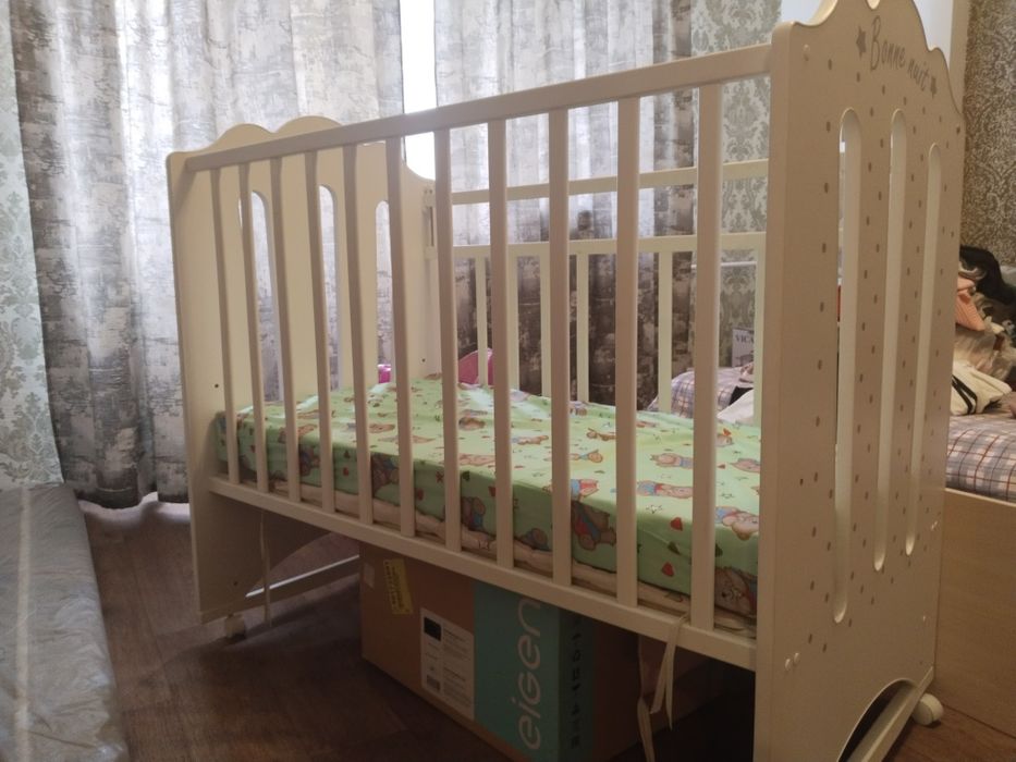 Продам детскую кроватку