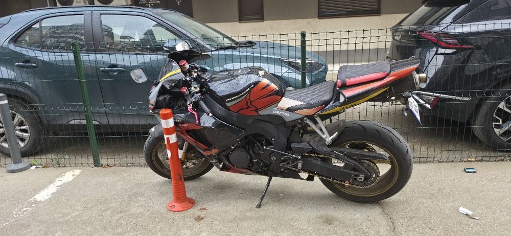 Vând cbr 1000 rr 2006