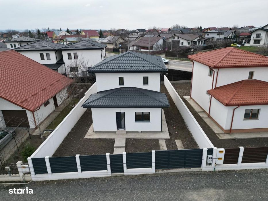 OFERTA EXCLUSIVA: Vila superba, teren generos, strada asfaltata