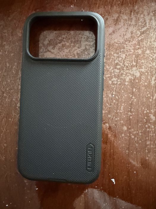 Продам чехлы от айфона 17 про