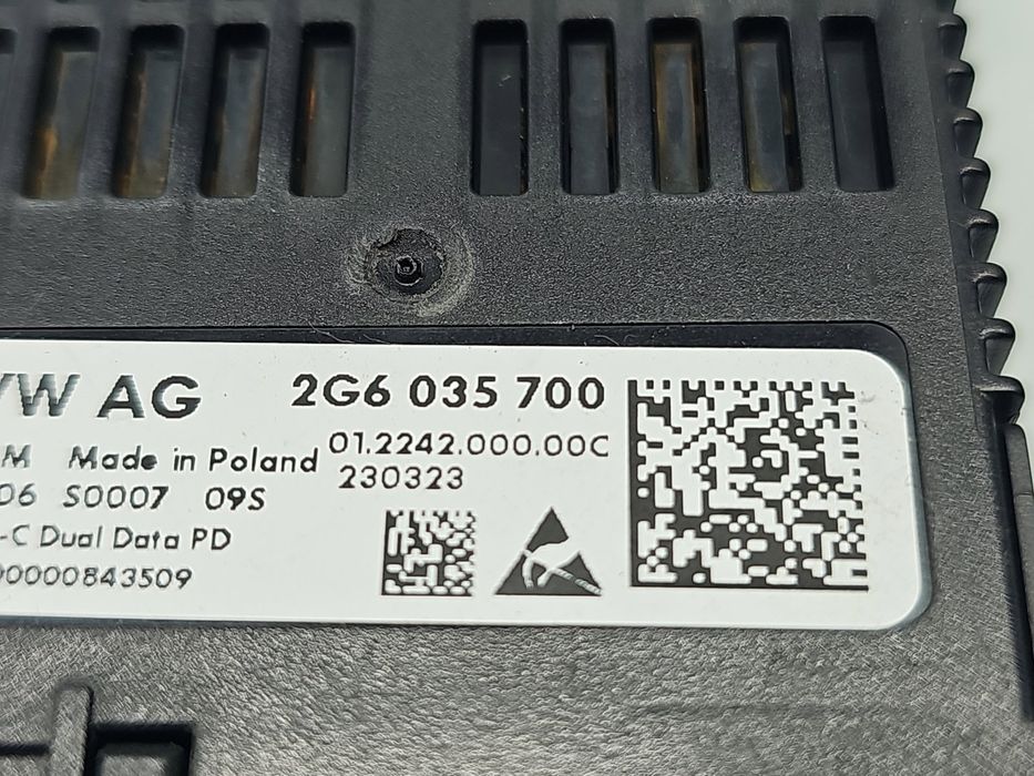 Conector auxiliar USB Volkswagen Taigo [Fabr 2021-2026] 2G6035700