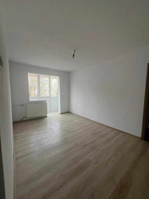 Apartament 4 camere,Dacia,et.3