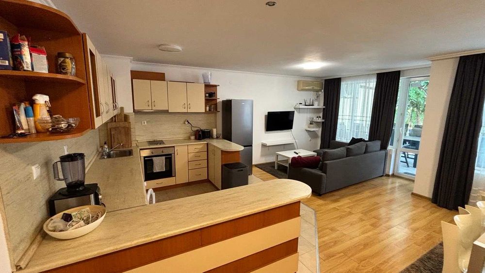 Луксозен триетажен пентхаус в к-с Нев, Сарафово