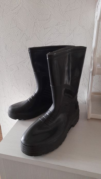 Продам сапоги мужские  резиновые