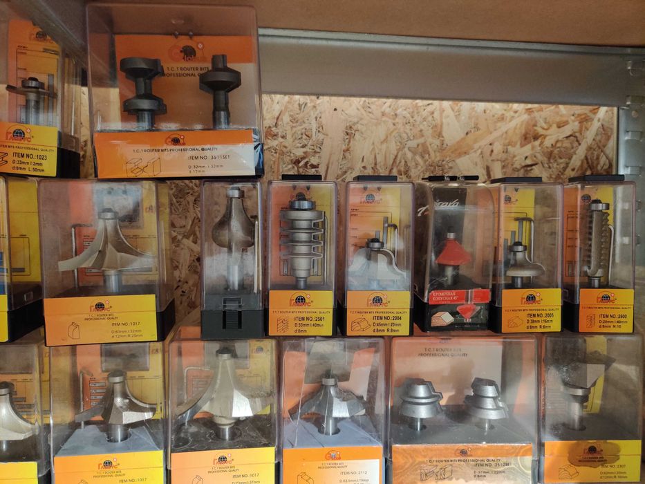 Freze ober cu coada diferite modele cutite de calitate