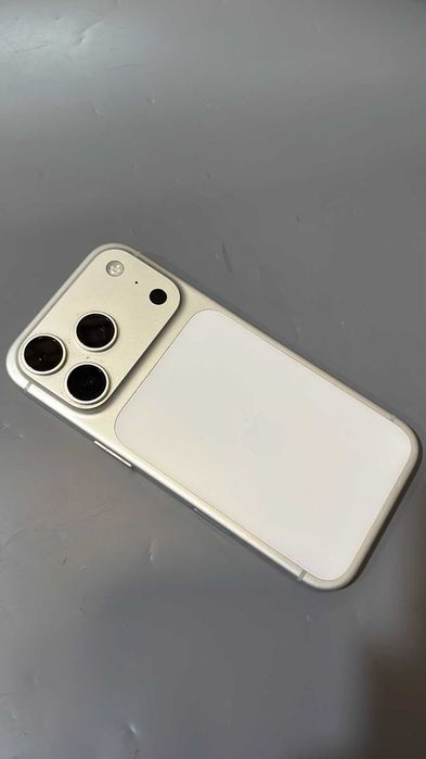 Apple iPhone 17 Pro,256 GB (Г.Семей,ул Валиханова 100/1)ЛОТ:115/3231