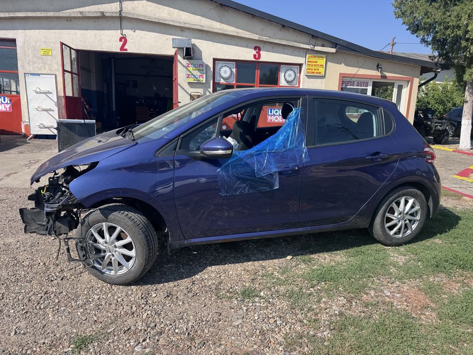 Dezmembrez Peugeot 208 2012-2019