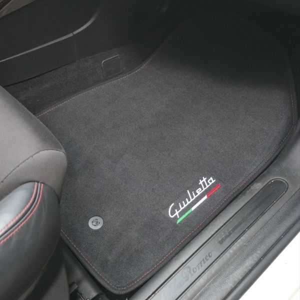Стелки за Alfa Romeo Giulietta след 2010
