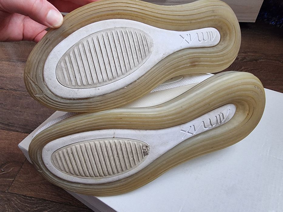 Дамски бели маратонки  Nike Air Max 720