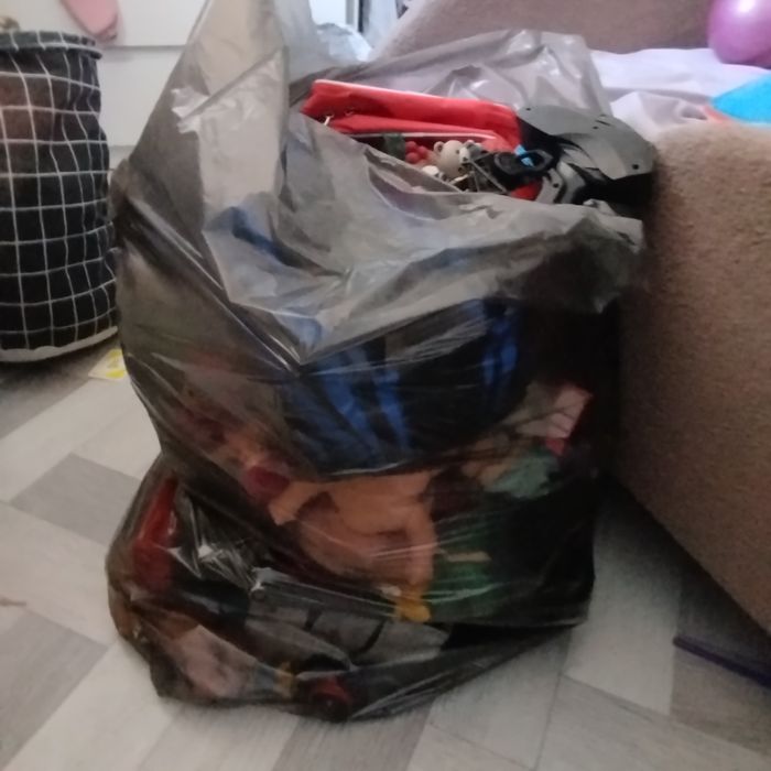 Пакет игрушек очень огромный