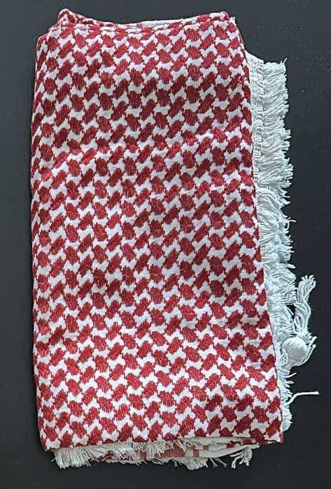 Продавам чисто нови традиционни арабски шалове