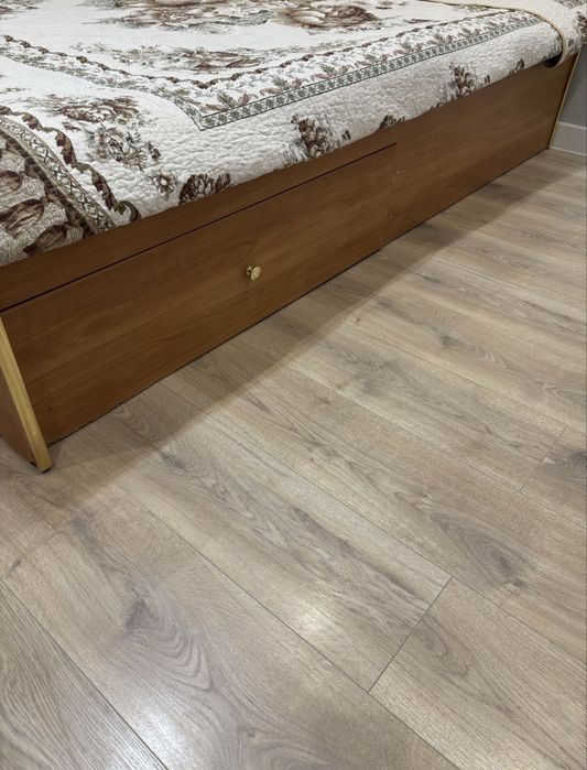 Продам двуспальную кровать