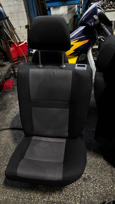 Фарове, волан и комплект седалки за голф 4 (4-5 врати)