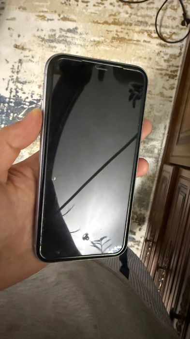 Телефон iPhone 11