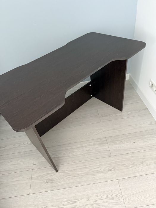 Комьпьютерный стол