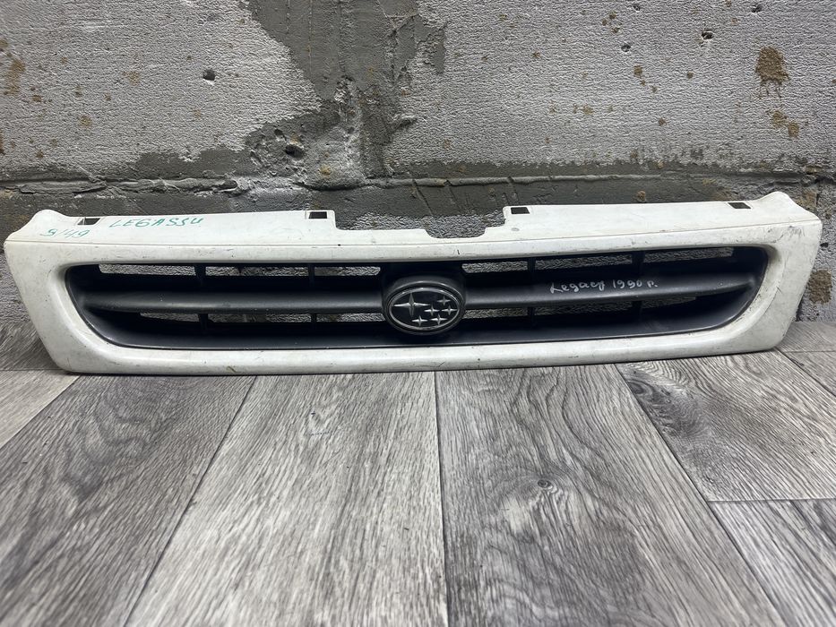 Решетка радиатора Субару Легаси.