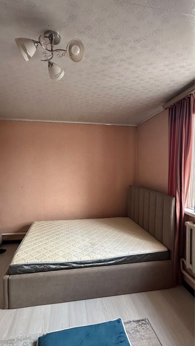 Продам кровать с матрасом