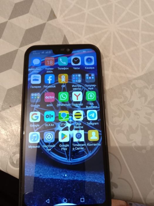 Телефон на телефоне