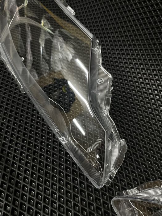 Стекла фар Тойота Естима