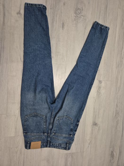 Blugi  Bershka  MOM fit 34