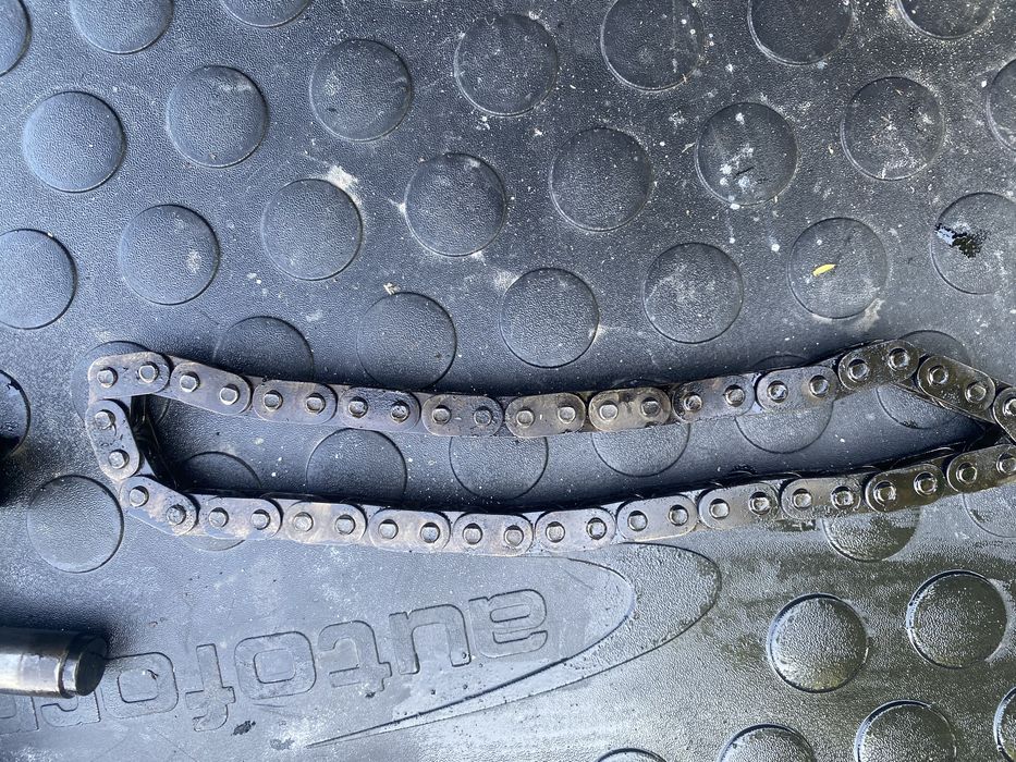 Капак ангренажна верига + пълен комплект вериги BMW / MINI N47C20A