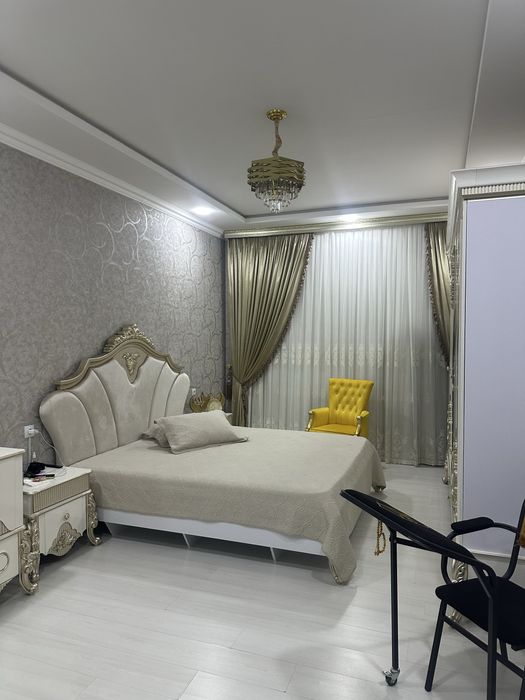 Продается 2 этажный дом, напротив 10 квартала