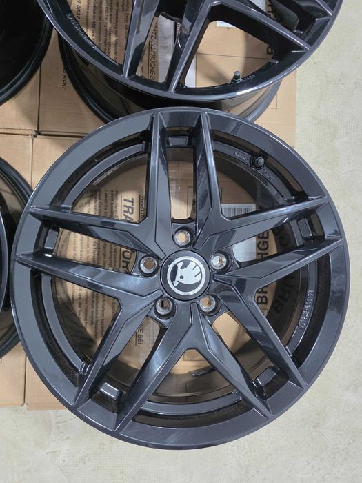 Jante 17 Cupra Formentor VW Passat VW Golf Skoda Octavia Superb Karok 5x112 7.5J et43