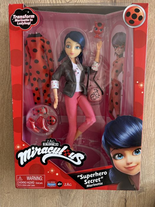 Vând papusa Barbie/ Lady Bug noua