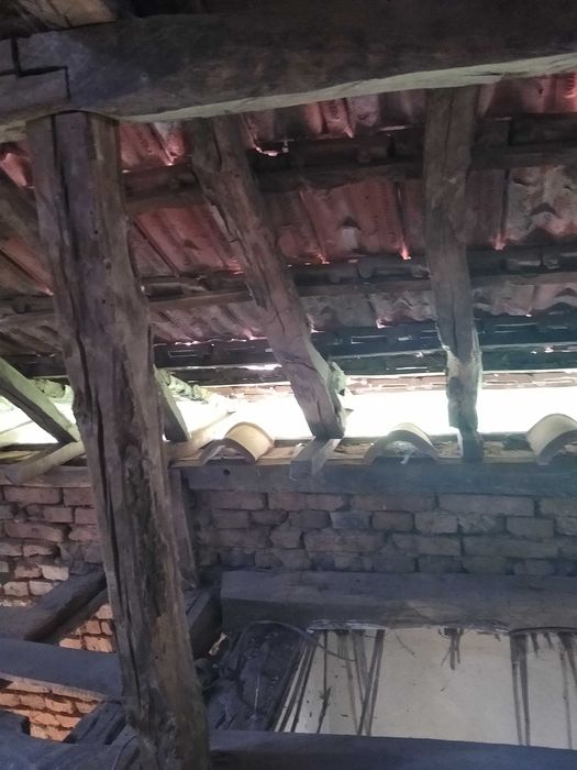 продава къща в село Горна Бешовица