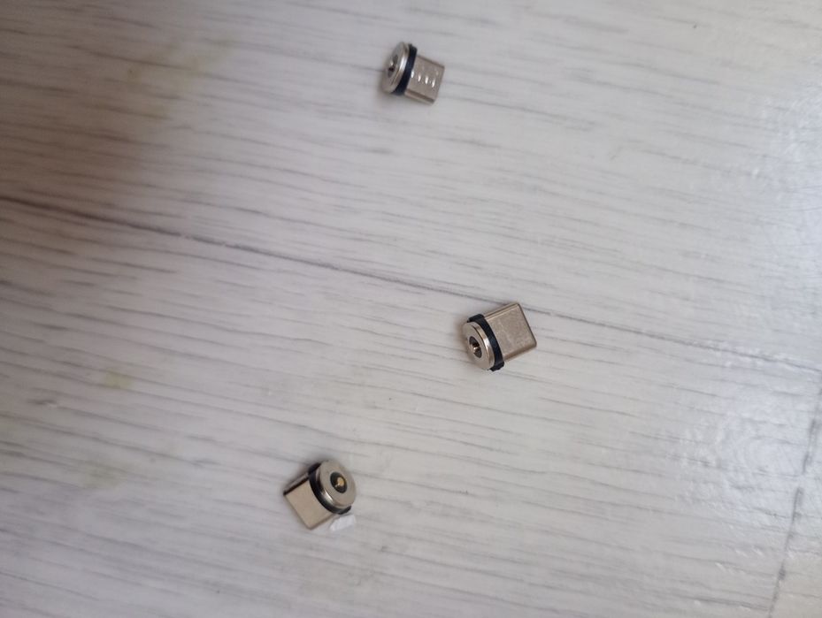 USB кабель с магнитным наконечникником