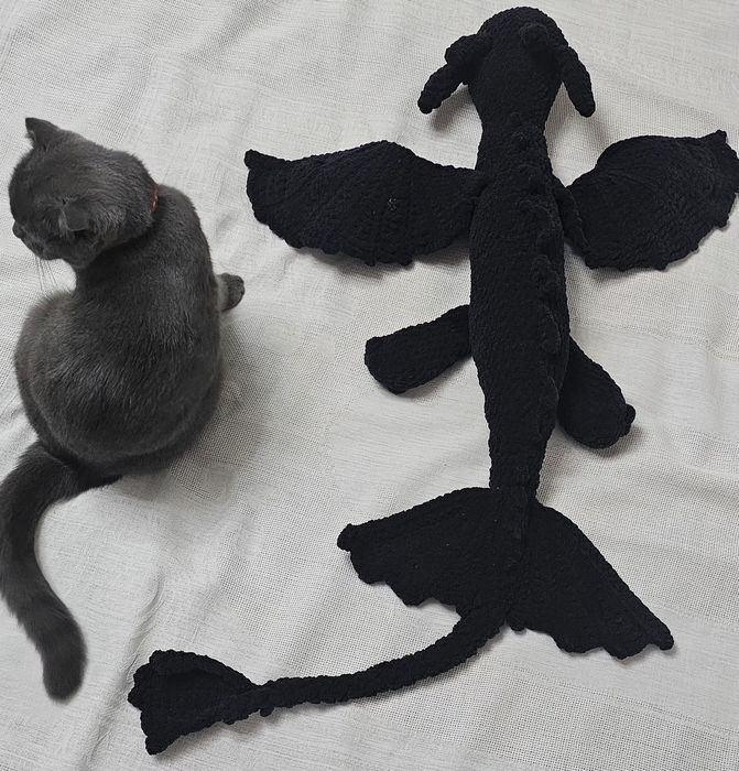 Qo‘lda to‘qilgan ajdarho o‘yinchoq