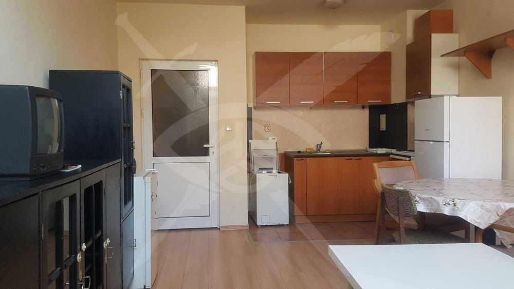 Дава се под наем Двустаен апартамент в Варна, Колхозен пазар - 60 кв.м за 300 € - Снимка #1