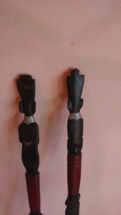 Sabie sculptata lemn Abanos