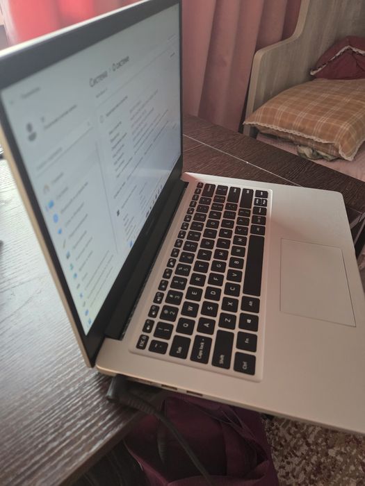 RedmiBook 14 в хорошем состоянии.