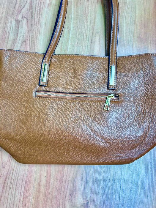 Дамска чанта в цвят коняк,естествена кожа